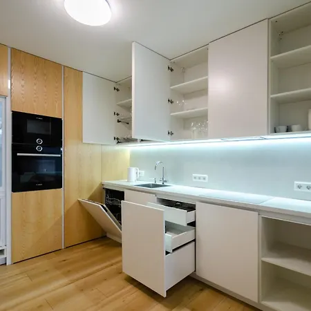 Petrovdom Panoramic City View Apartments At Rc Kvartet, Central Railway Station 基輔 外观 照片