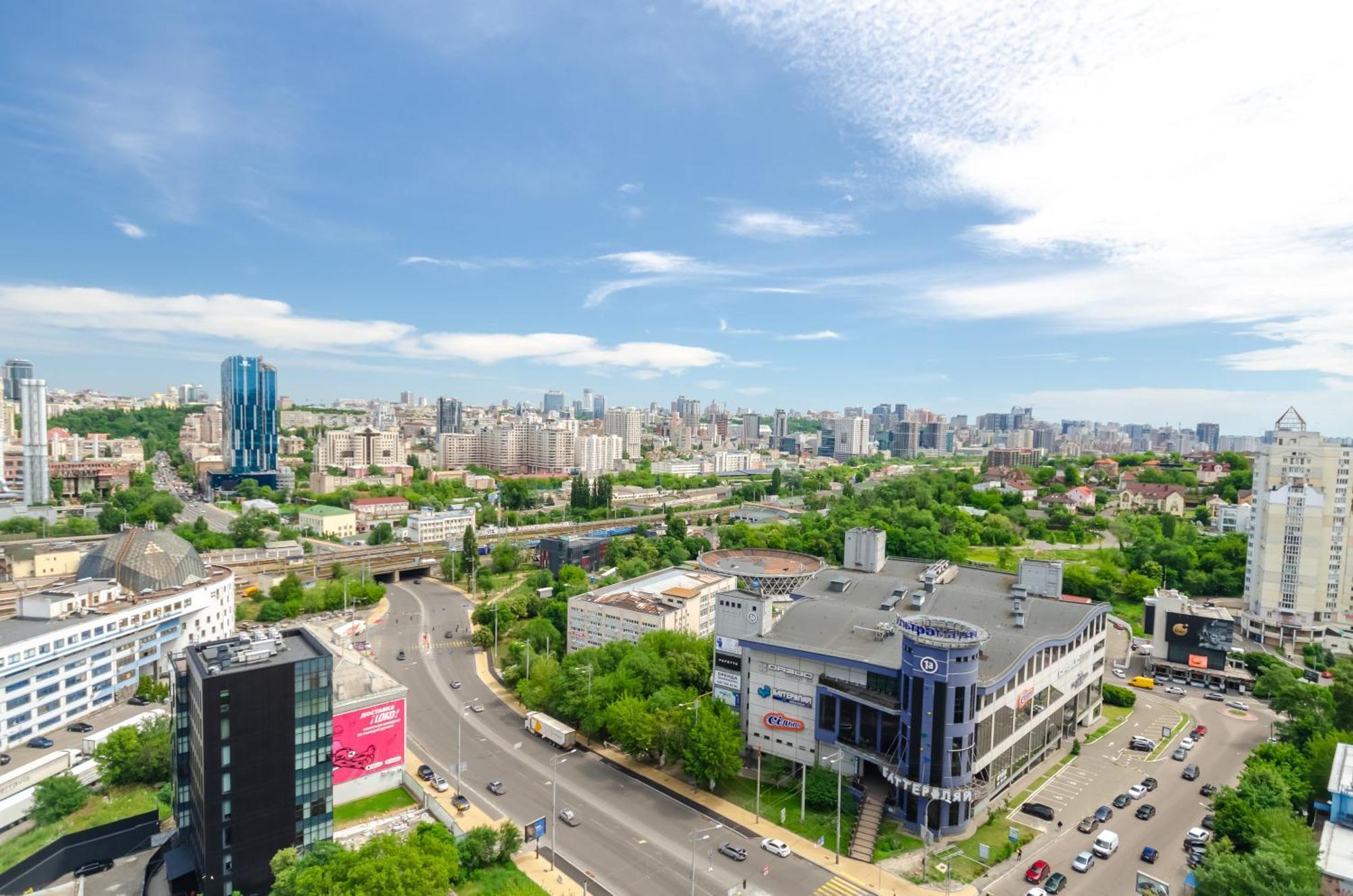 Petrovdom Panoramic View At Rc Kvartet, Railway Station Apartment Kyiv